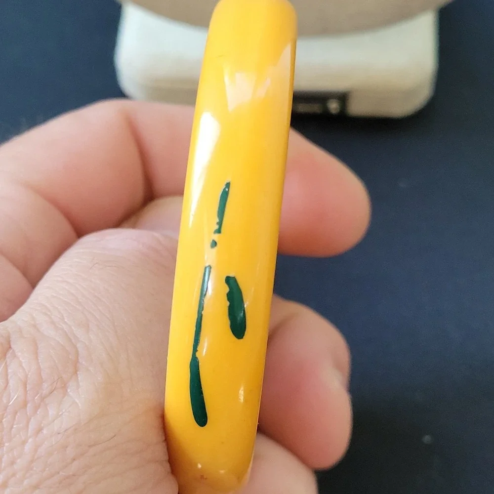 Vintage 1930s Butterscotch Bakelite Floral Bangle Bracelet Tested